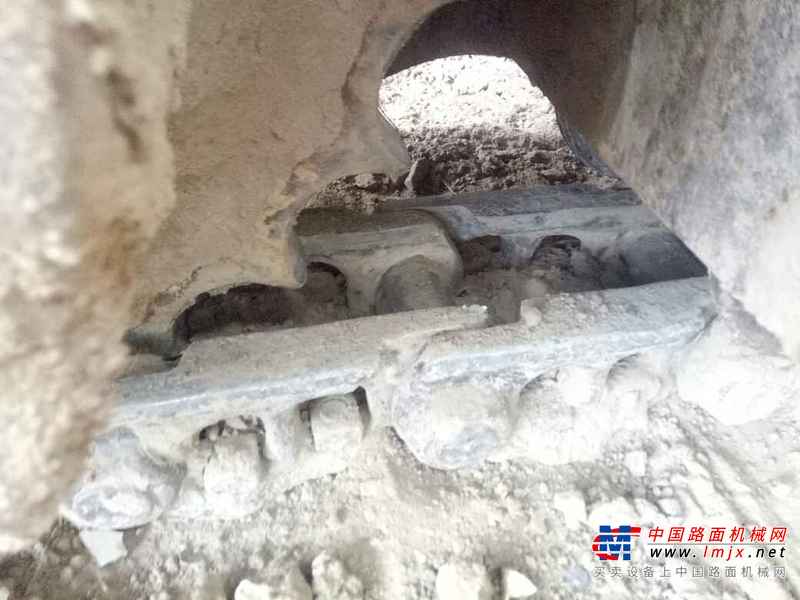 河南出售转让二手7000小时2010年现代R225挖掘机