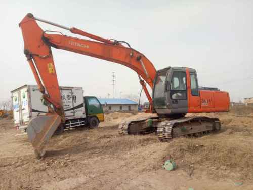 河南出售转让二手10000小时2005年日立ZX200挖掘机