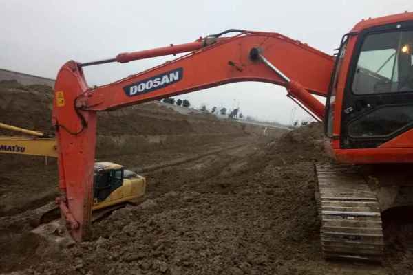 安徽出售转让二手4431小时2014年斗山DH215挖掘机