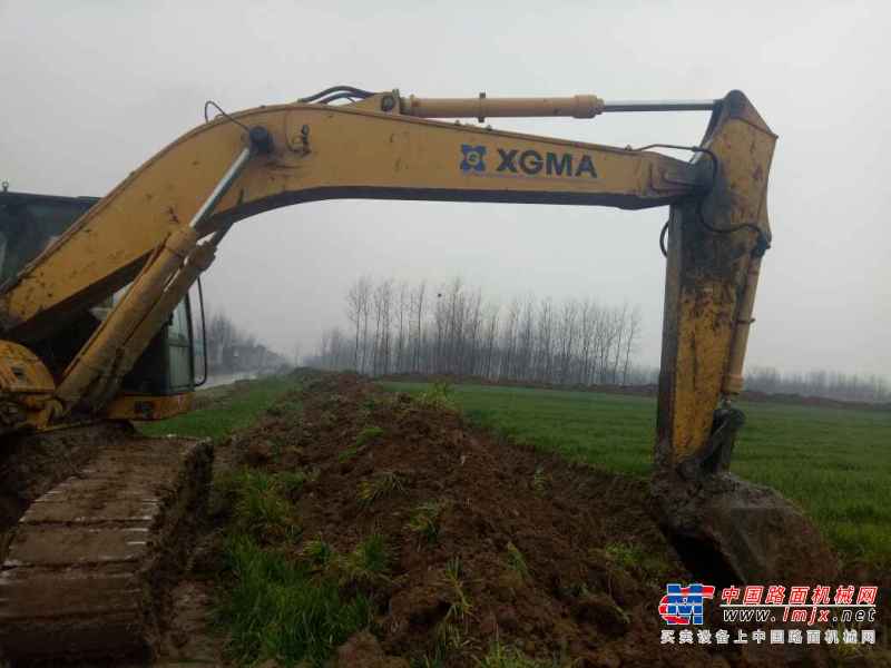安徽出售转让二手9387小时2011年厦工XG822LC挖掘机