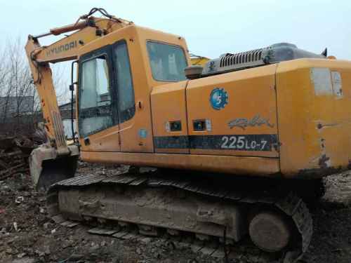 河南出售转让二手6000小时2009年现代R215挖掘机