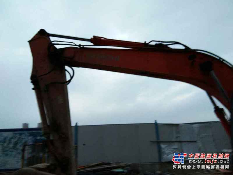 安徽出售转让二手9000小时2010年日立EX120挖掘机