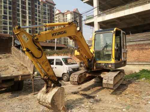 云南出售转让二手9904小时2011年现代R60挖掘机