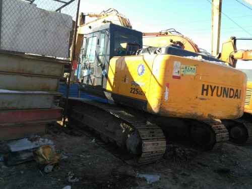 黑龙江出售转让二手6000小时2010年现代R225LC挖掘机