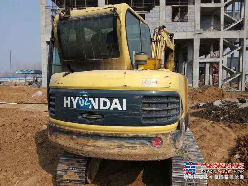 河南出售转让二手8600小时2011年现代R60挖掘机