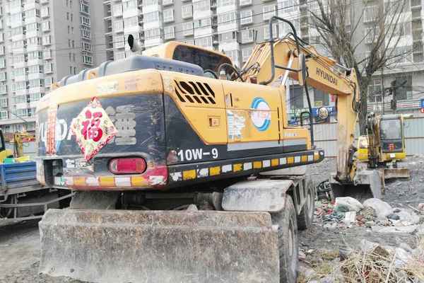 山西出售转让二手5300小时2011年现代轮挖R150W挖掘机