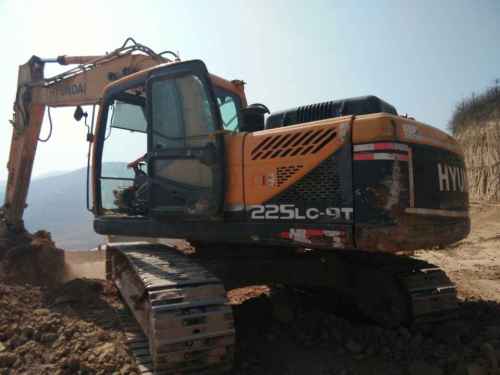 河南出售转让二手6000小时2011年现代R225LC挖掘机