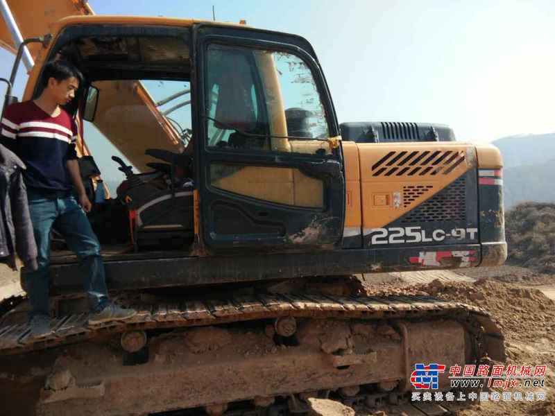河南出售转让二手6000小时2011年现代R225LC挖掘机