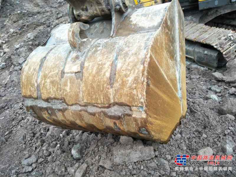 重庆出售转让二手8000小时2011年临工LG6210挖掘机