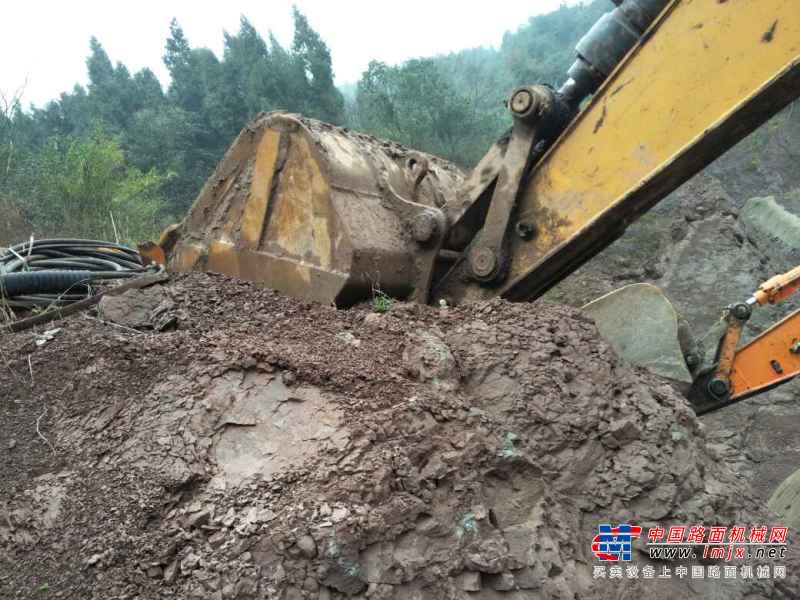 重庆出售转让二手7800小时2012年三一重工SY230C挖掘机