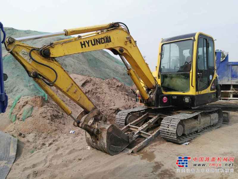 山西出售转让二手6000小时2009年现代R60挖掘机