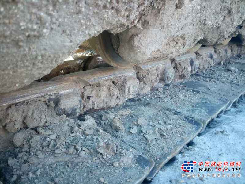 黑龙江出售转让二手14000小时2006年小松PC220挖掘机