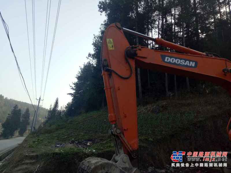 湖北出售转让二手10000小时2010年斗山DH220挖掘机