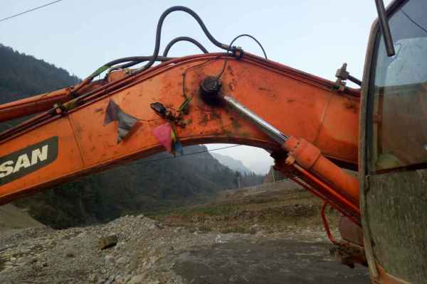 湖北出售转让二手8000小时2010年斗山DH150挖掘机