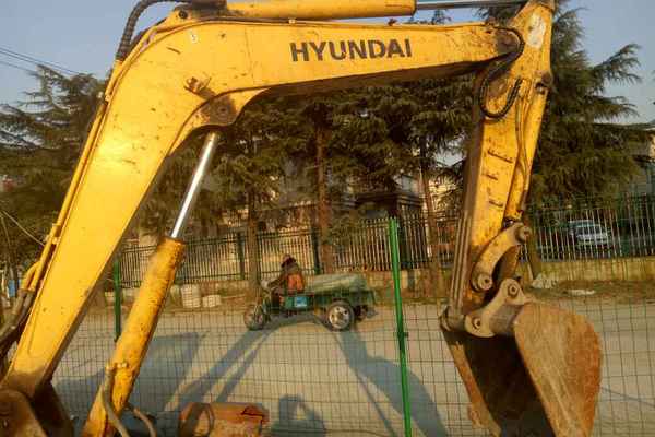 江苏出售转让二手11230小时2008年现代R60挖掘机
