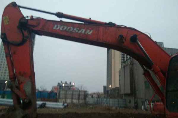 安徽出售转让二手13000小时2009年斗山DH220挖掘机