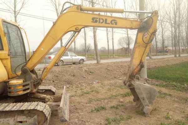 河南出售转让二手7000小时2010年临工LG655挖掘机