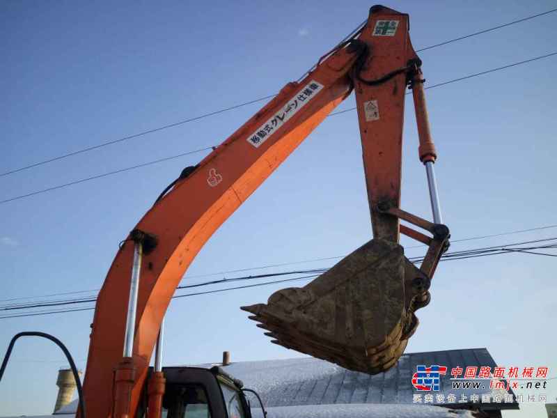 黑龙江出售转让二手8000小时2005年日立EX200挖掘机