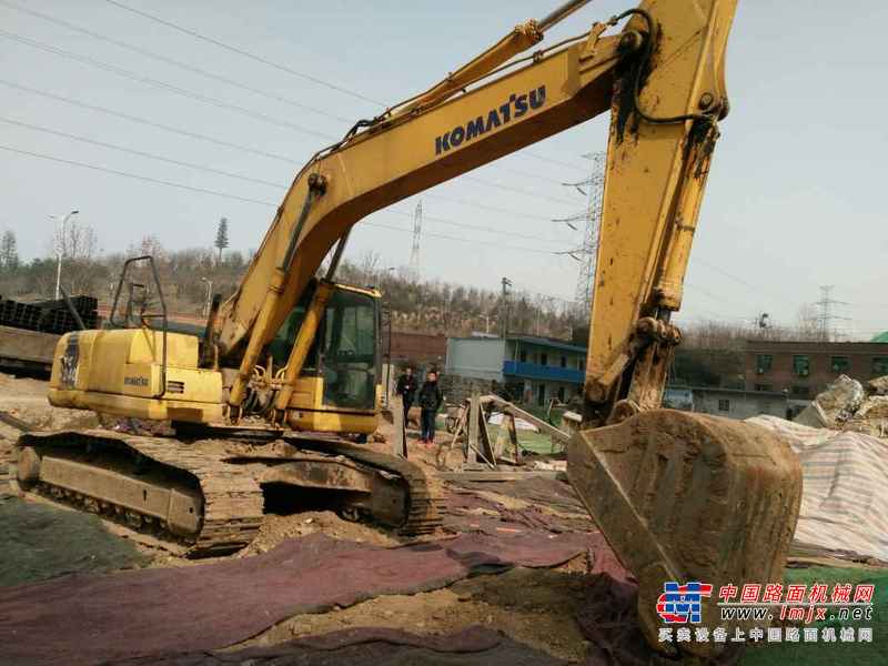 陕西出售转让二手9800小时2009年小松PC240挖掘机