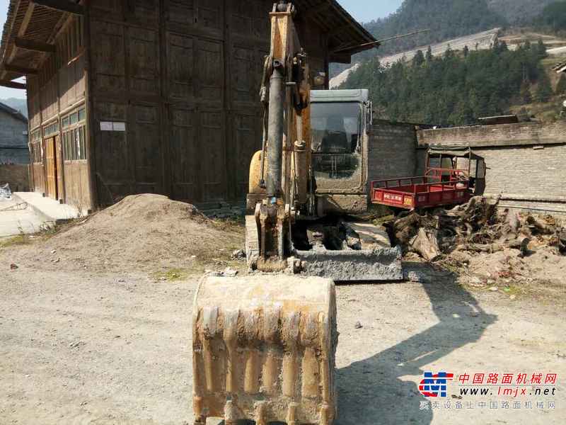 贵州出售转让二手4300小时2014年柳工CLG907D挖掘机
