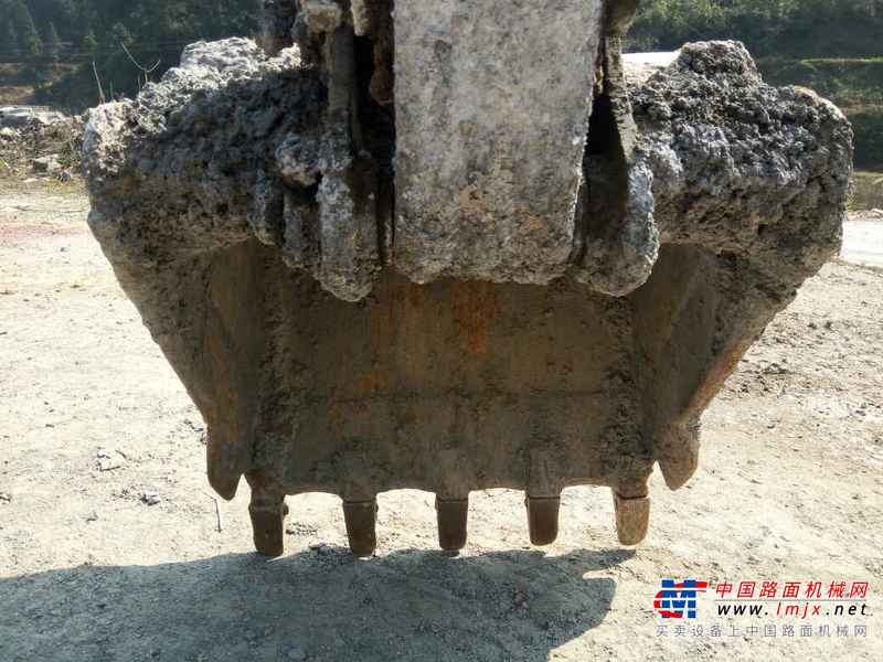 贵州出售转让二手4300小时2014年柳工CLG907D挖掘机