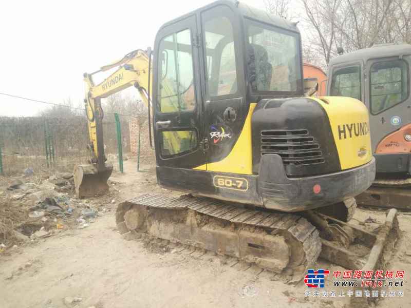 北京出售转让二手5628小时2010年现代R60挖掘机