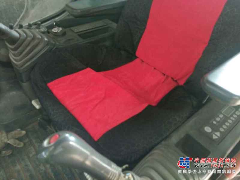 陕西出售转让二手8000小时2010年日立ZX240挖掘机