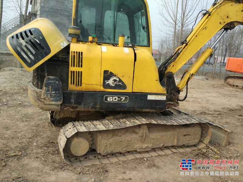 山东出售转让二手5600小时2009年现代R60挖掘机