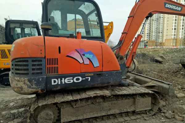安徽出售转让二手9300小时2011年斗山DH60挖掘机