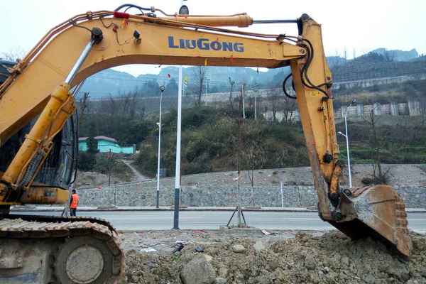 贵州出售转让二手4500小时2011年柳工CLG915D挖掘机