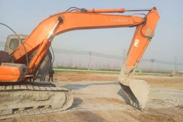 山东出售转让二手12562小时2005年日立ZX200挖掘机