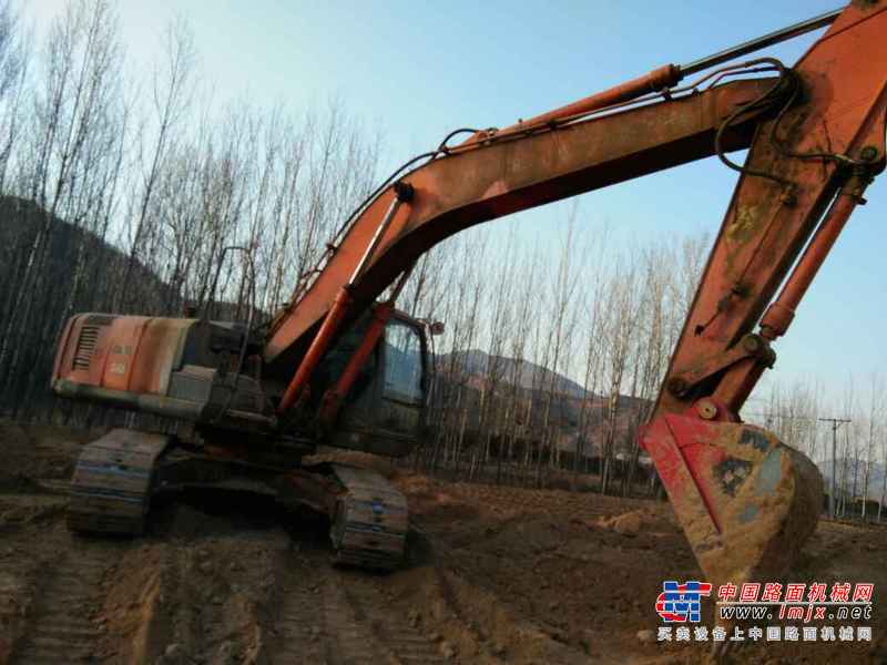 河南出售转让二手10000小时2009年日立ZX240挖掘机