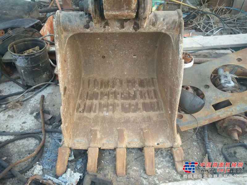 山东出售转让二手8000小时2011年柳工CLG906C挖掘机