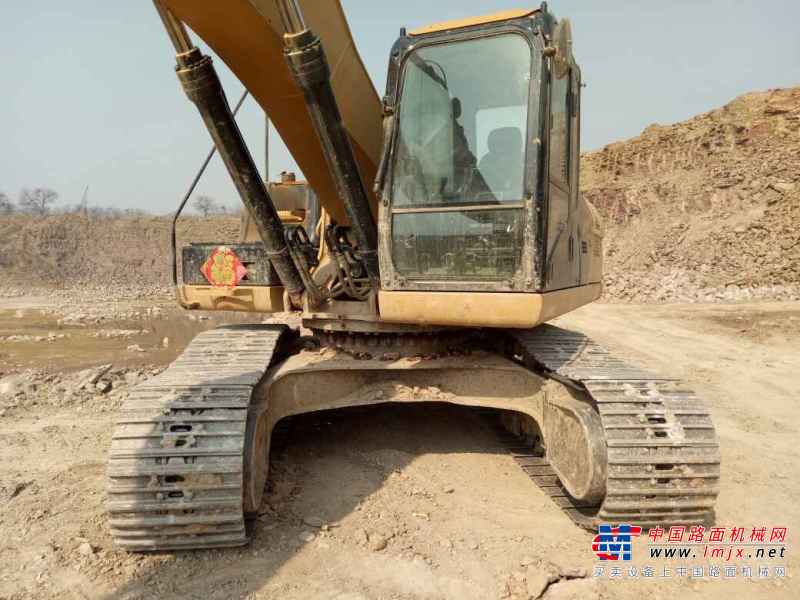 河南出售转让二手4000小时2016年卡特彼勒329D挖掘机