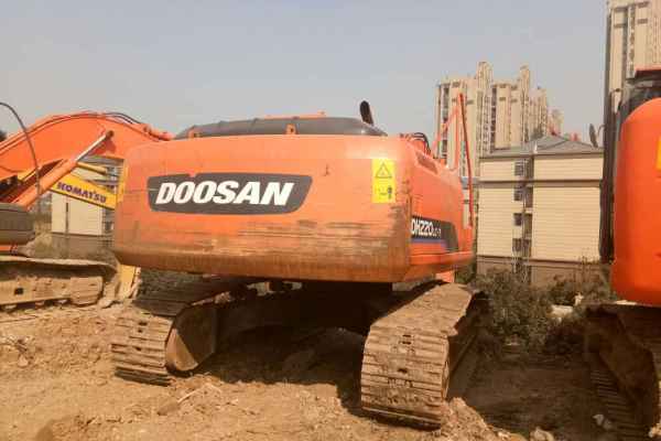 安徽出售转让二手8700小时2010年斗山DH220挖掘机