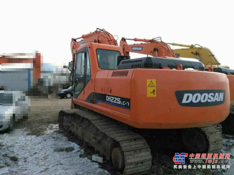 黑龙江出售转让二手8000小时2010年斗山DH225LC挖掘机