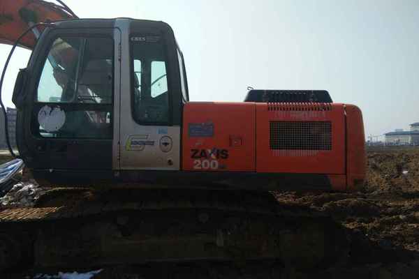 安徽出售转让二手9000小时2011年日立ZX200挖掘机