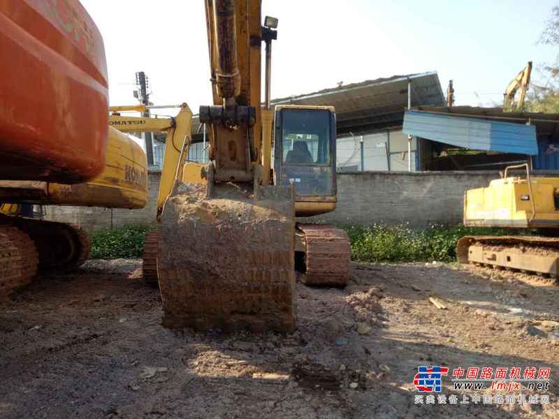 广东出售转让二手16325小时2006年小松PC200挖掘机