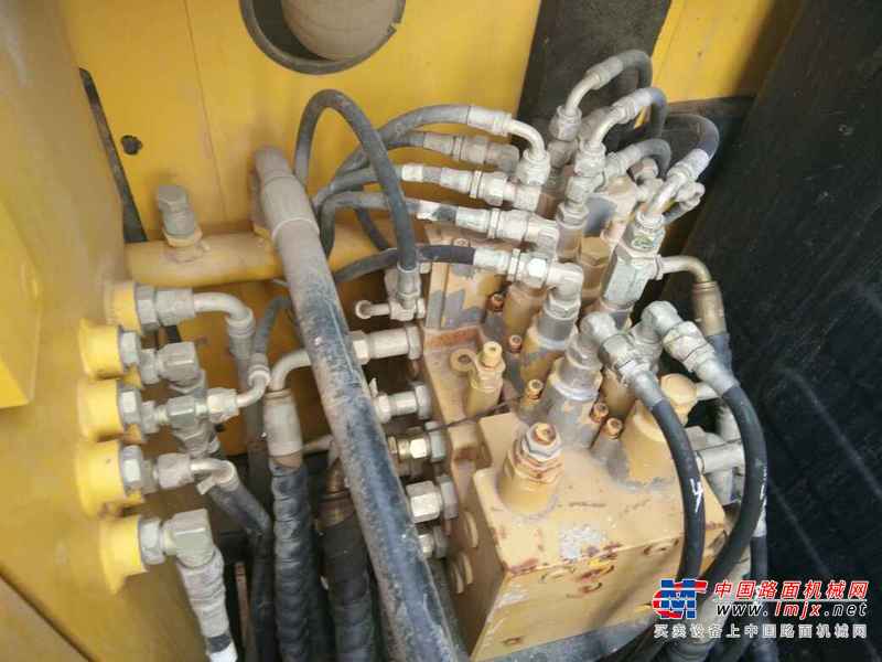 河南出售转让二手4000小时2013年现代R80挖掘机