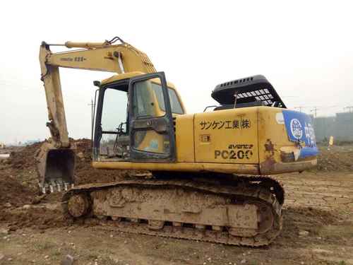 广东出售转让二手13682小时2005年小松PC200挖掘机