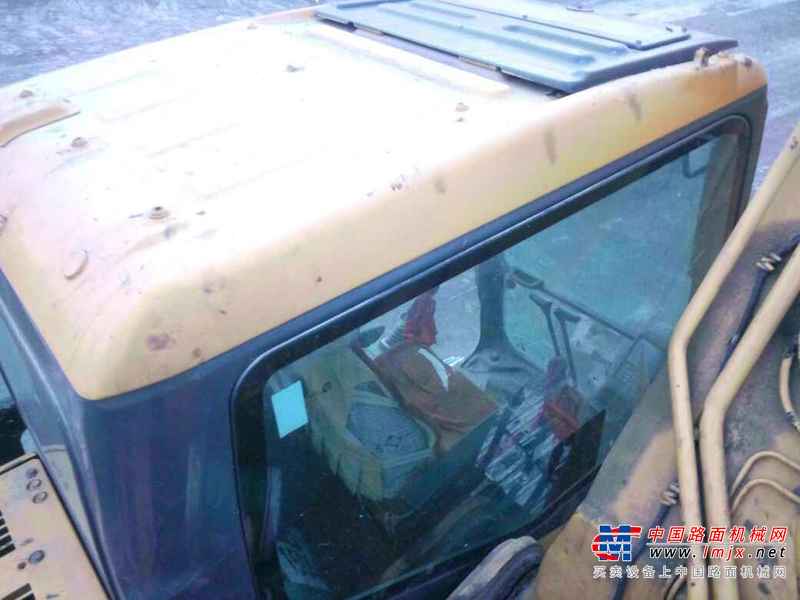 黑龙江出售转让二手13500小时2006年小松PC220挖掘机