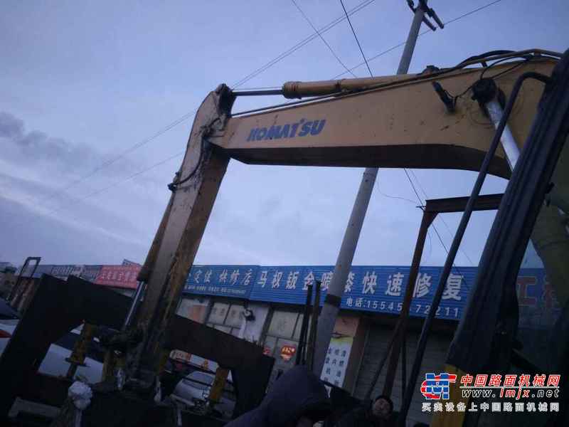 黑龙江出售转让二手13500小时2006年小松PC220挖掘机