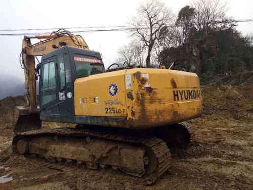 贵州出售转让二手9625小时2009年现代R225挖掘机