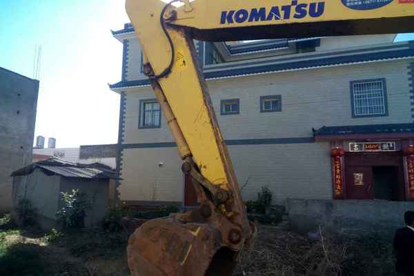 云南出售转让二手7800小时2011年小松PC240LC挖掘机