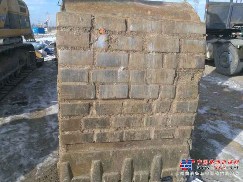 黑龙江出售转让二手20000小时2004年卡特彼勒320C挖掘机