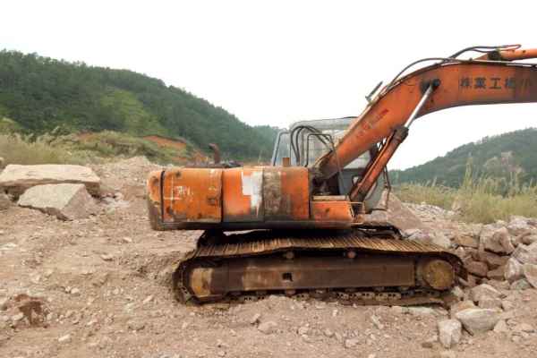 广西出售转让二手16870小时2003年日立EX120挖掘机