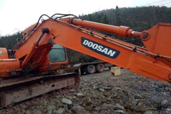湖北出售转让二手8000小时2012年斗山DH150LC挖掘机