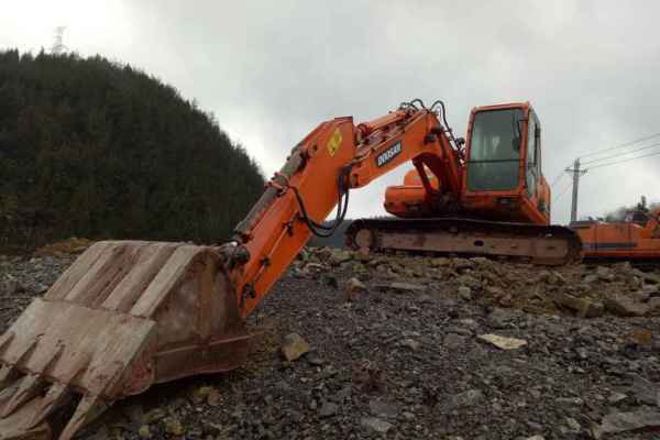湖北出售转让二手8000小时2012年斗山DH150LC挖掘机