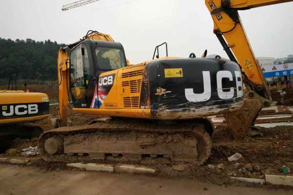 湖北出售转让二手6300小时2013年JCBJS210SC挖掘机