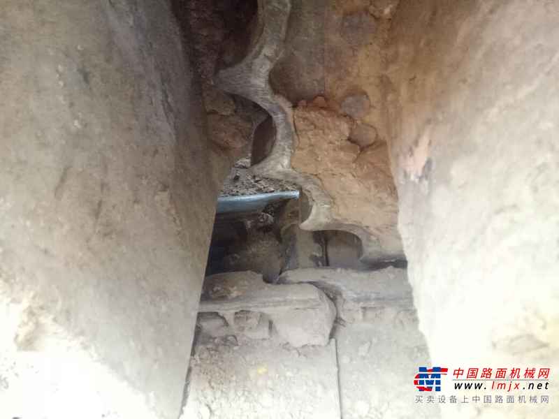 河南出售转让二手5600小时2013年现代R225LC挖掘机